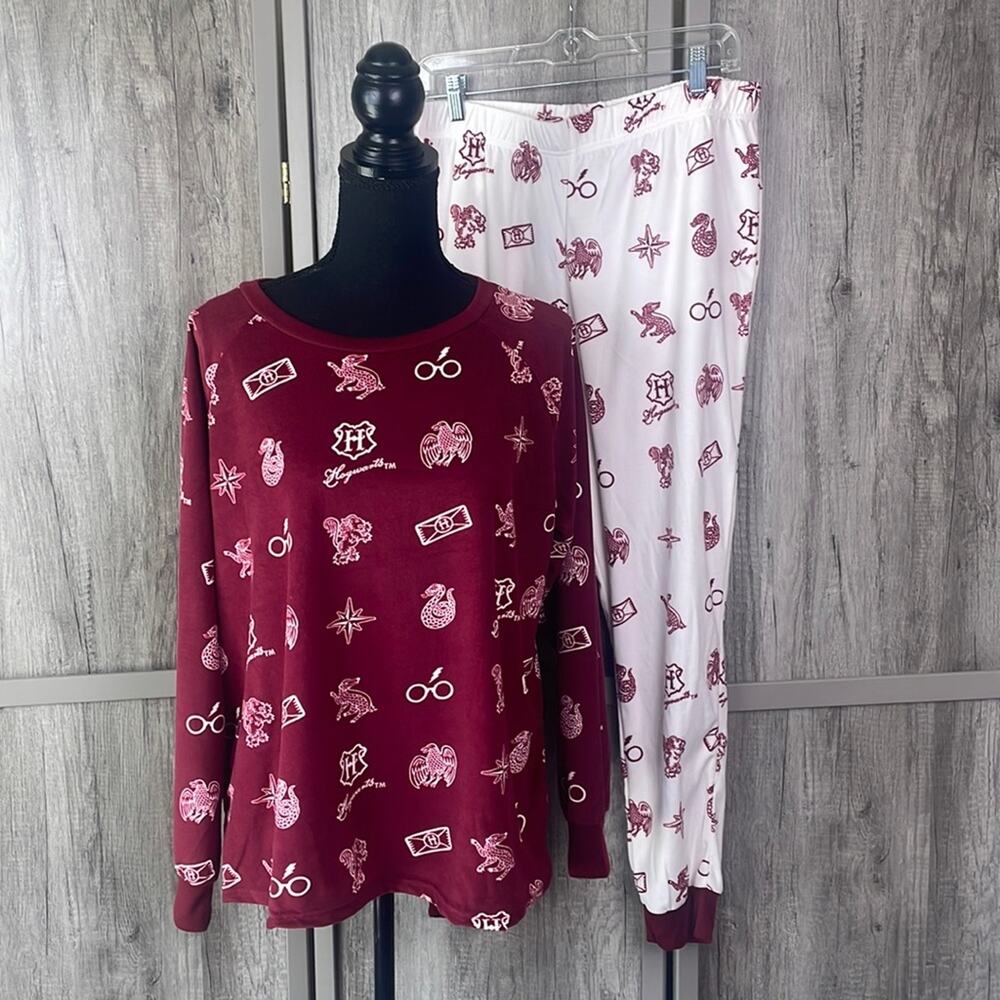 NWOT Harry Potter’s Hogwarts fleece pajamas girl’s L